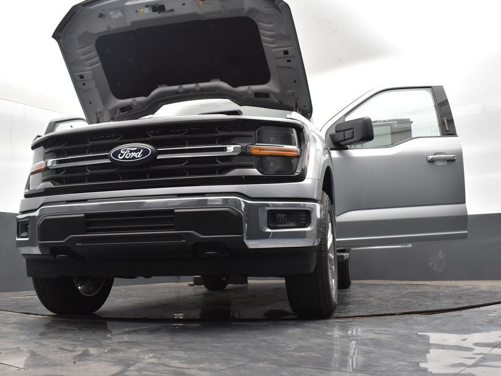 New 2026 Iconic Silver Metallic Ford XLT image 37