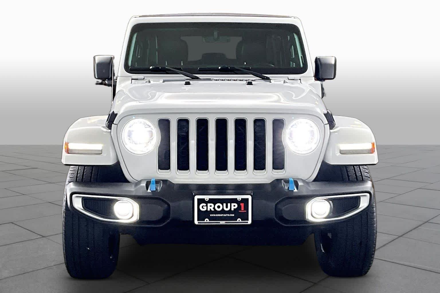 Used 2022 Bright White Clearcoat Jeep Unlimited Sahara image 4