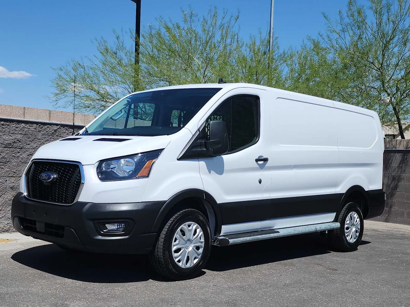 Used 2025 White Ford  image 4