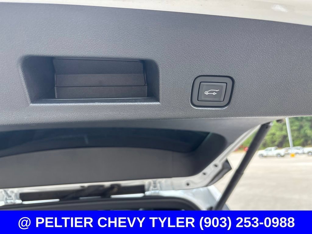 Used 2025 Iridescent Pearl Tricoat Chevrolet High Country image 24
