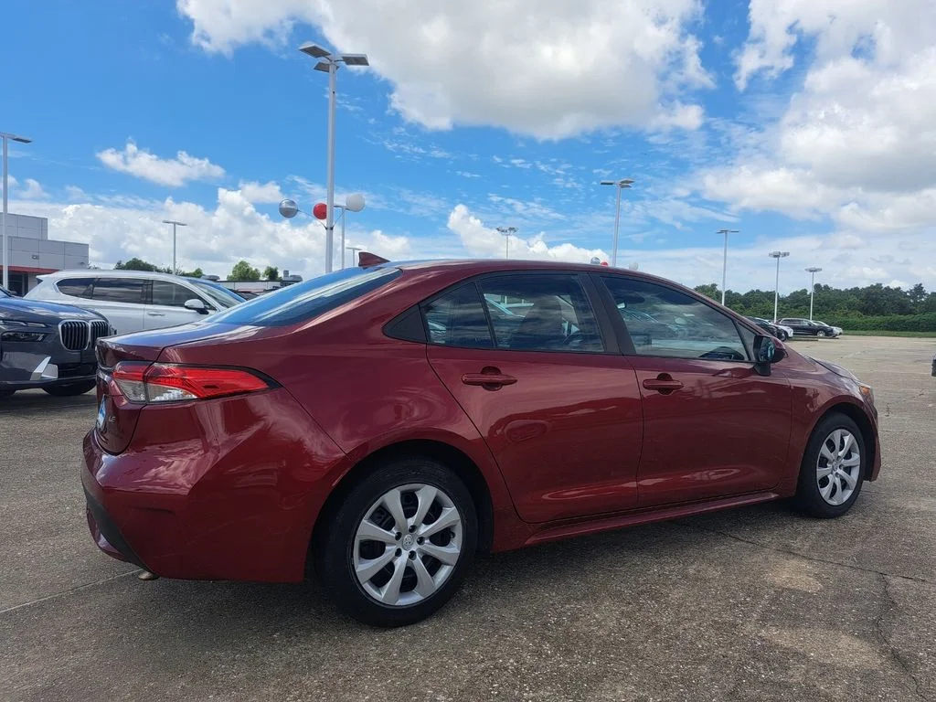 Used 2022 Red Toyota LE image 5