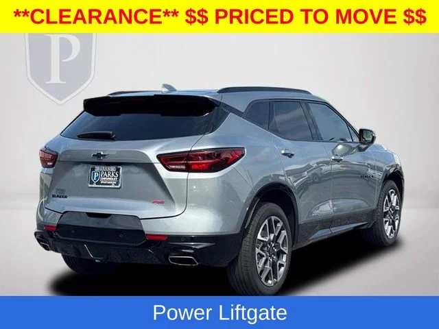 Used 2025 Gray Chevrolet RS image 7