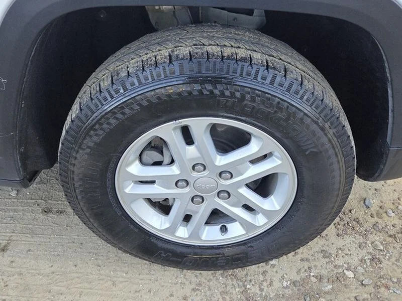 Used 2023 Bright White Clearcoat Jeep Laredo image 17