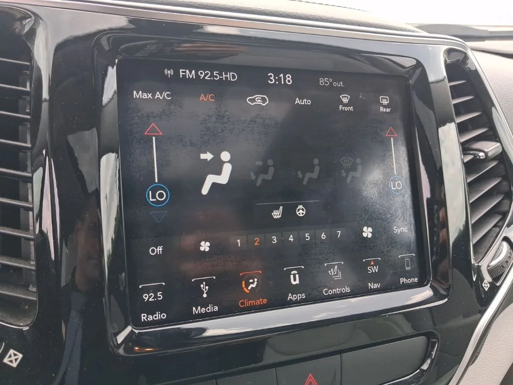 Used 2019 Gray Jeep Limited image 13
