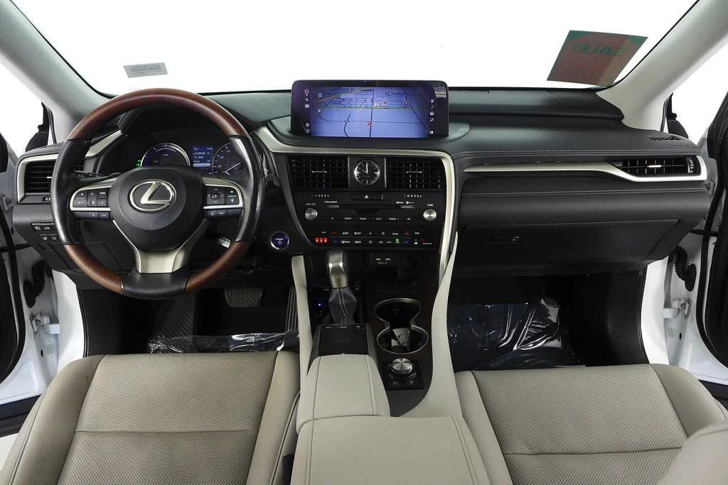 Used 2020 White Lexus 450h image 25