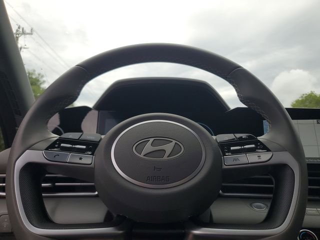 2025 Hyundai Elantra SEL - Photo 13