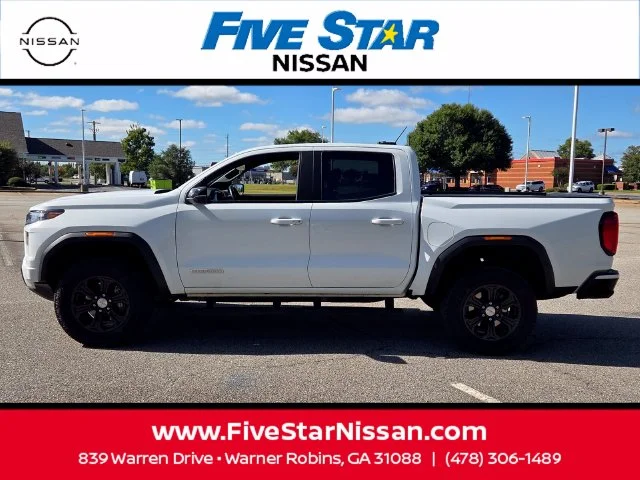 Used 2024 White GMC Elevation image 4