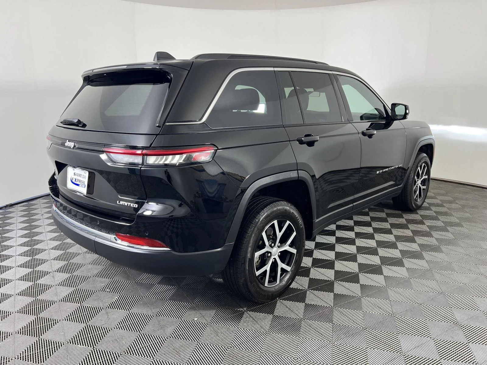 Used 2025 Bk Jeep Limited image 27