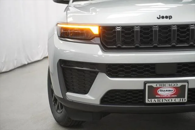 New 2026 Silver Zynith Exterior Paint Jeep Laredo image 6