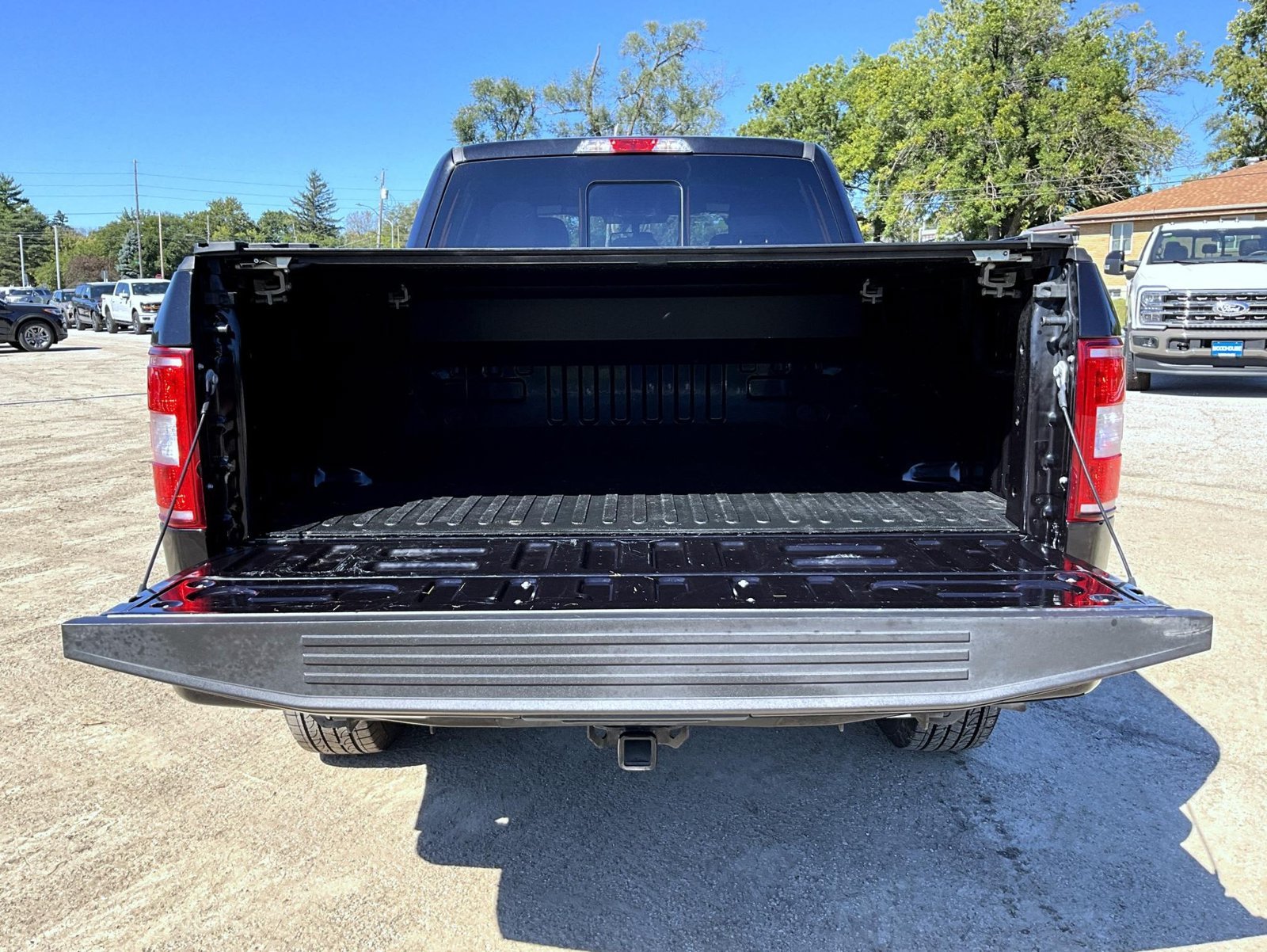 Used 2020 Black Ford XLT image 11