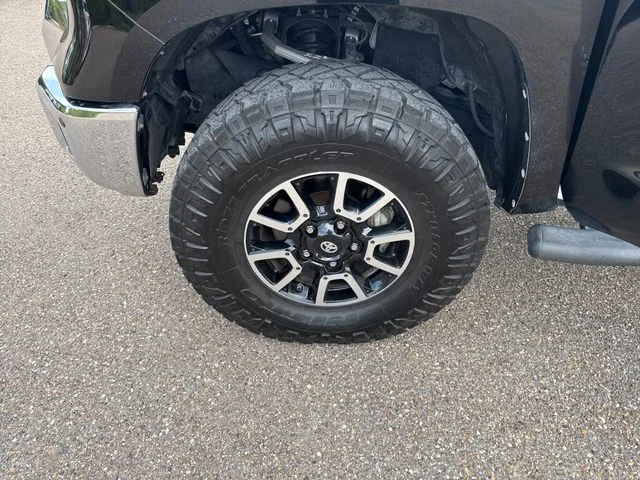 Used 2018 Black Toyota SR5 image 10