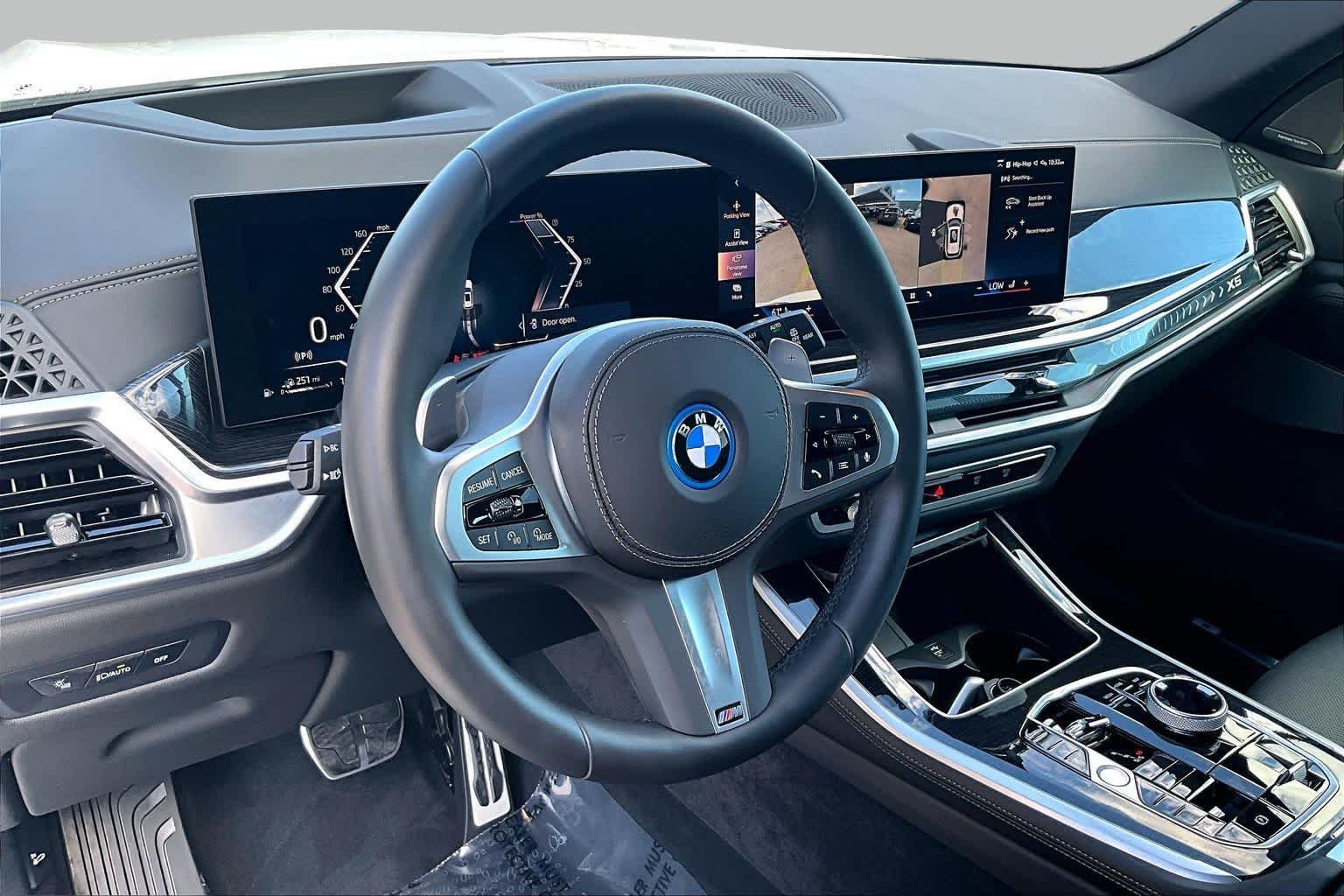 Used 2026 Alpine White BMW xDrive50e image 17