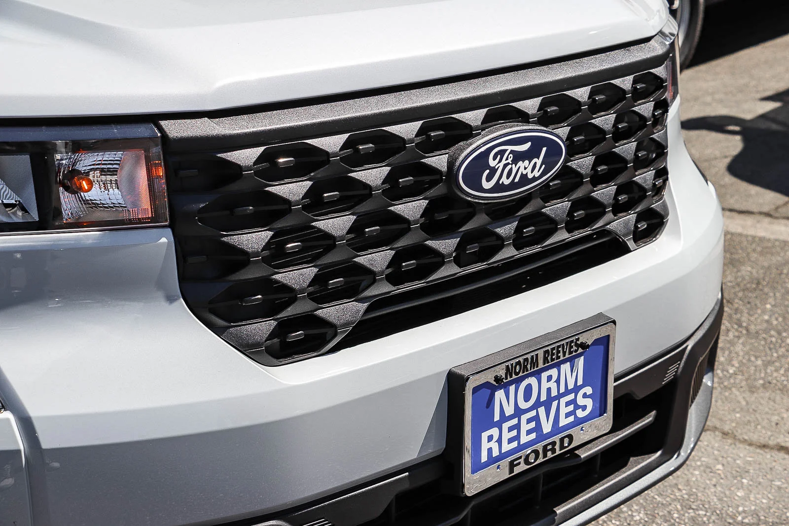 New 2026 Space White Metallic Ford XLT image 5