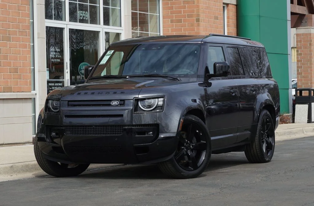 2026 Land Rover Defender 130 X-Dynamic SE P400's photo