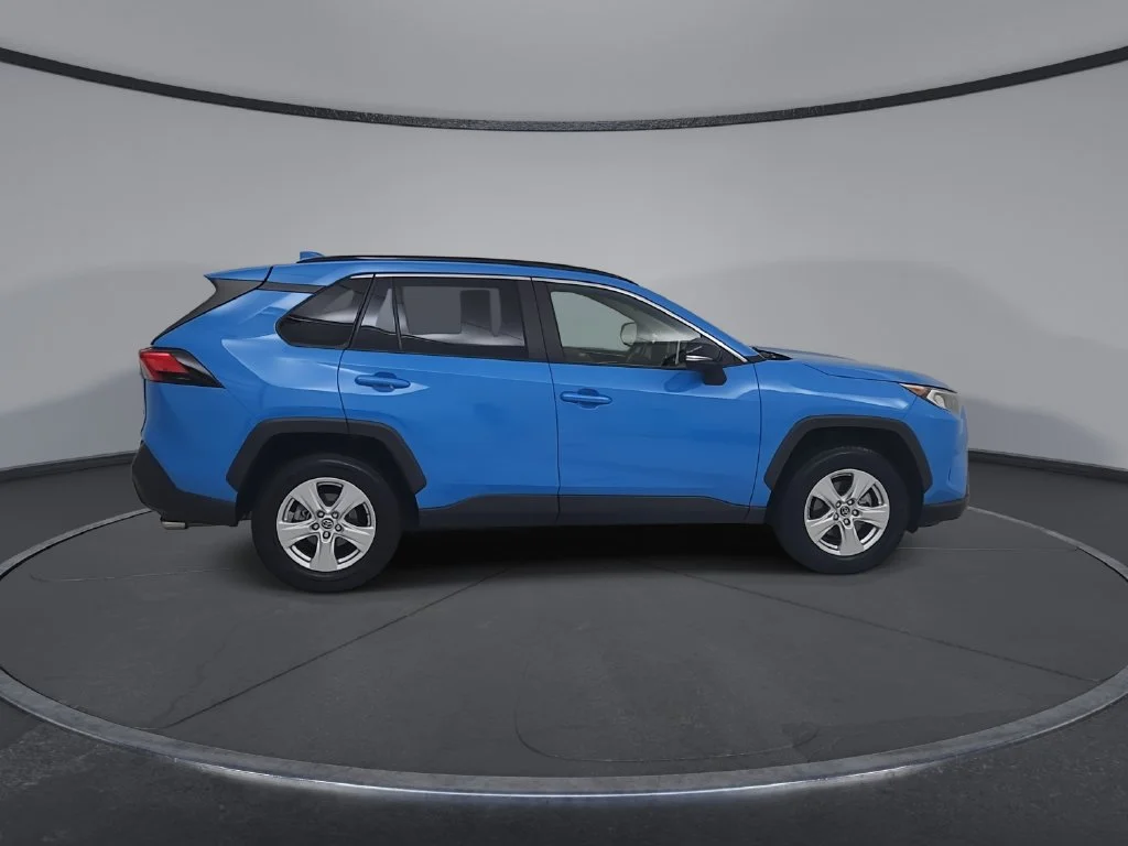 Used 2019 Blue Toyota XLE image 18