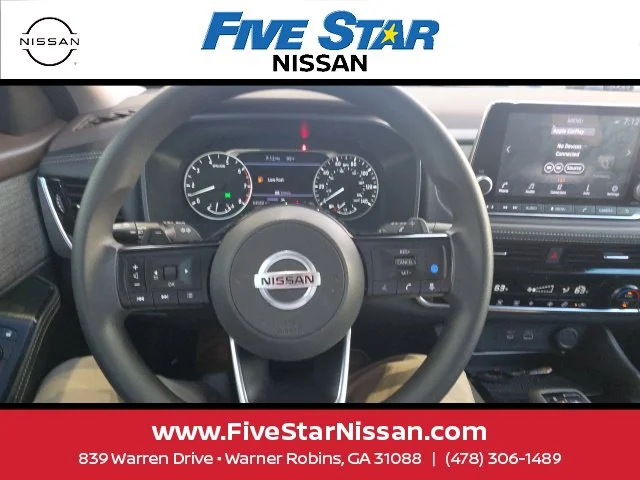 Used 2021 Red Nissan SV image 17