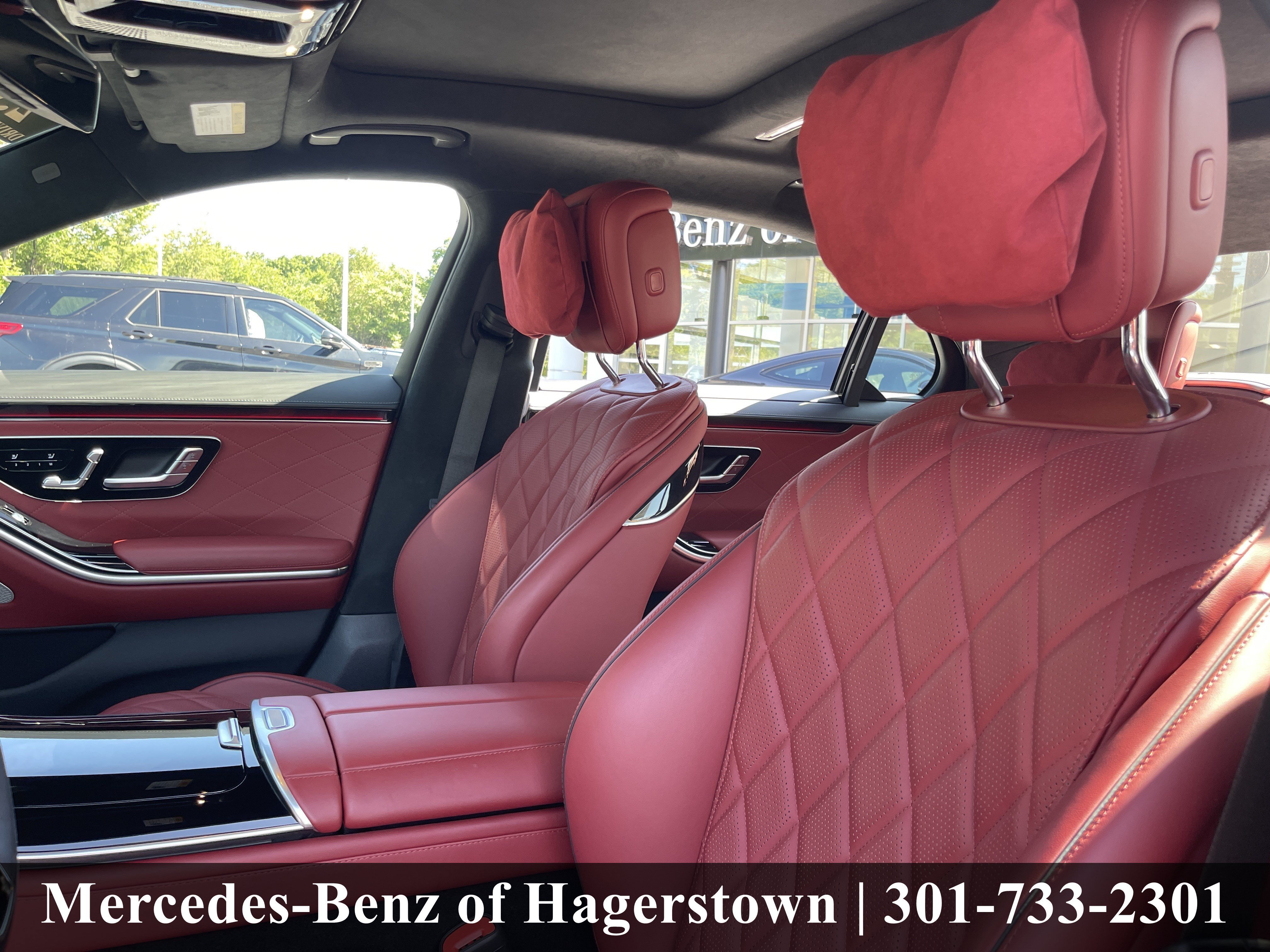 Certified Used 2025 Obsidian Black Metallic Mercedes-Benz S 580 4MATIC® Sedan image 8