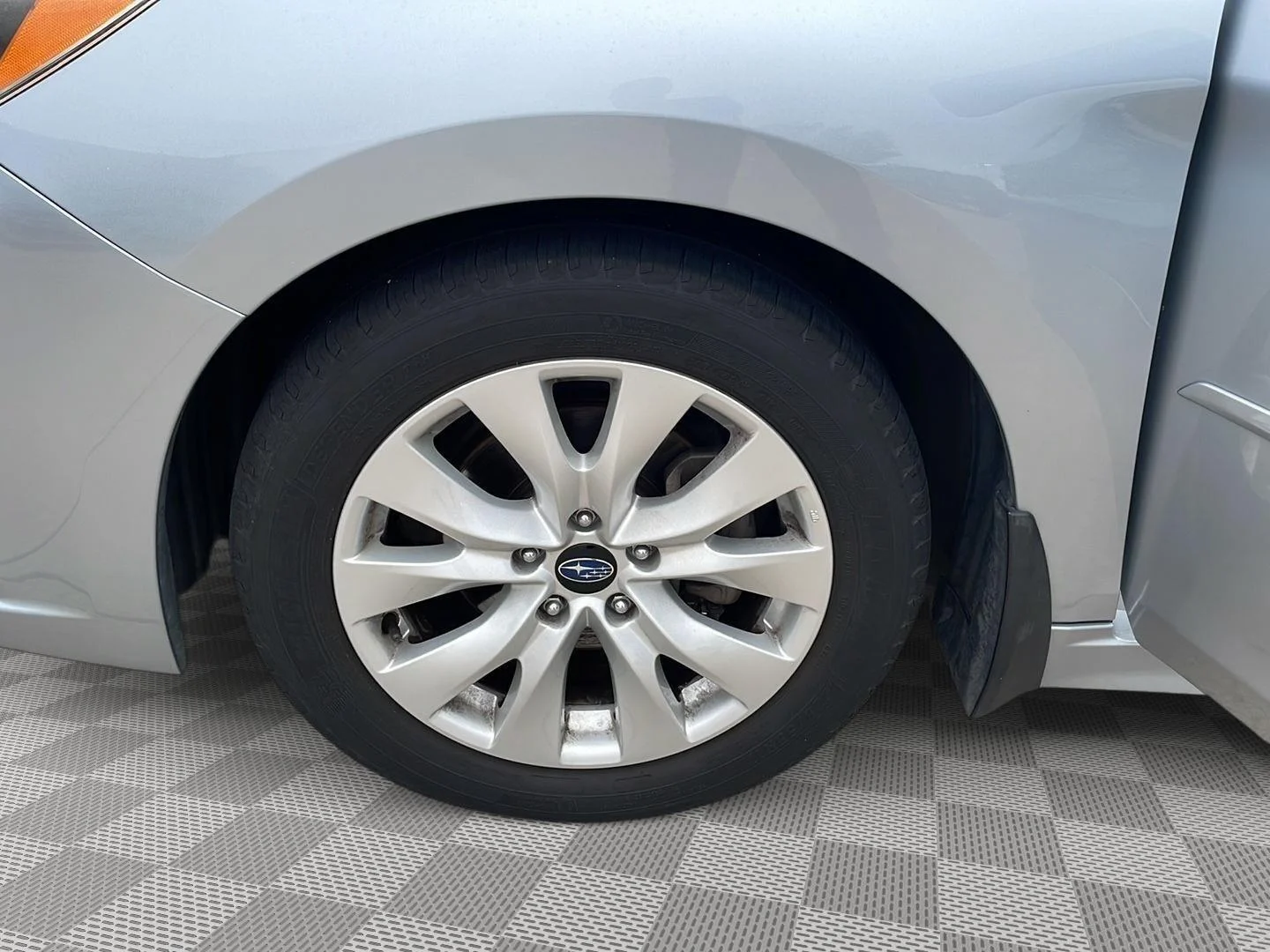 Used 2015 Ice Silver Metallic Subaru 2.5i Premium image 21
