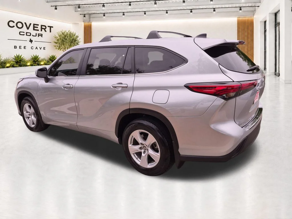 Used 2023 Silver Toyota L image 9