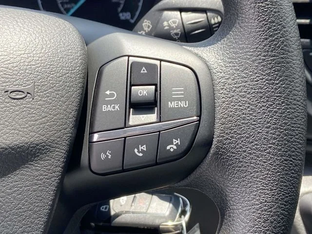 New 2025 Oxford White Ford AWD image 23