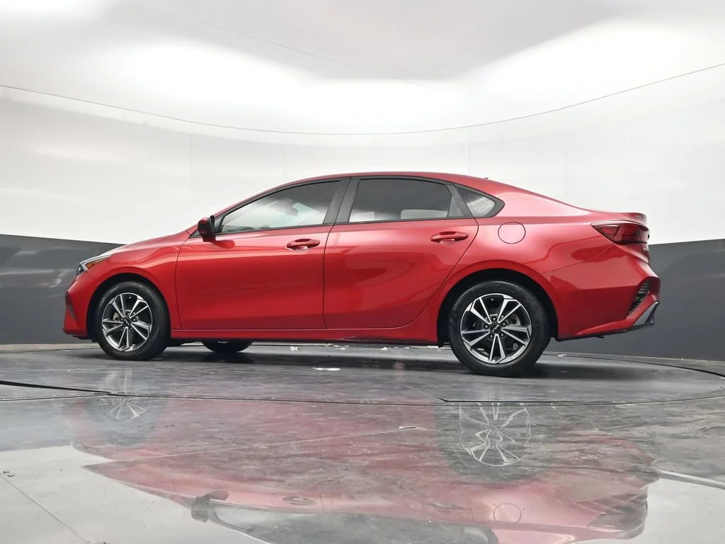Used 2023 Red Kia LXS image 29