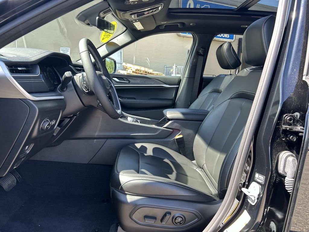 Used 2025 Black Jeep Limited image 16