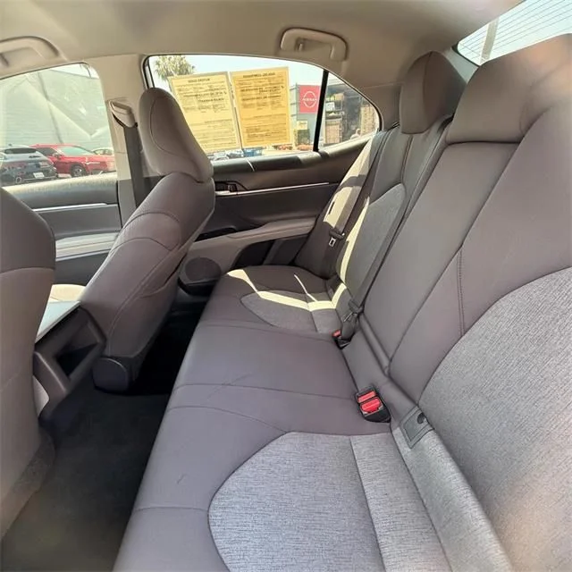 Used 2020 White Toyota LE image 28