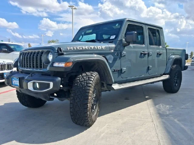 Used 2025 Gray Jeep High Tide image 2