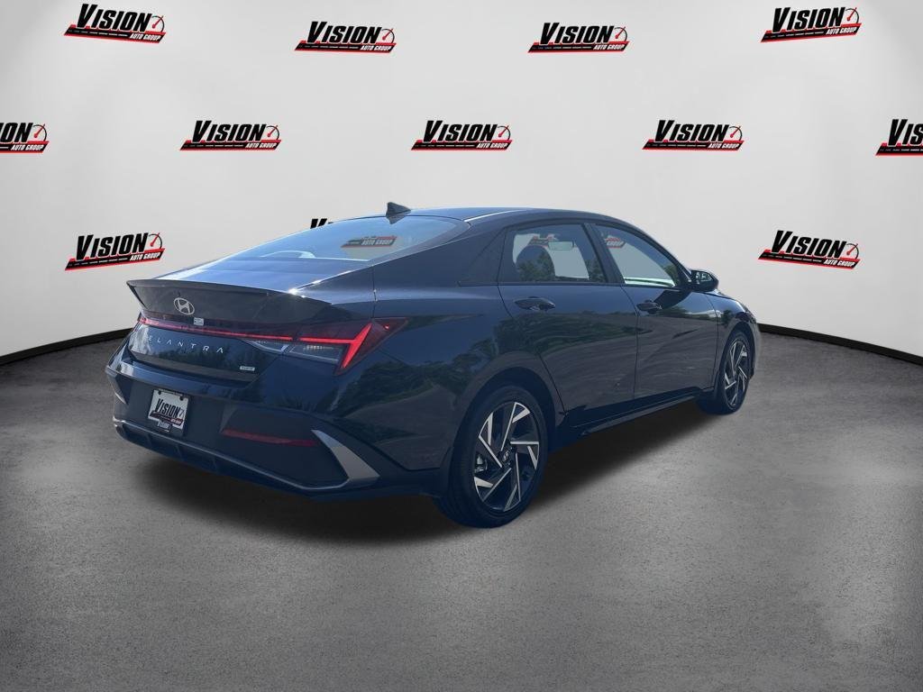 New 2025 Black Hyundai SEL Sport image 5