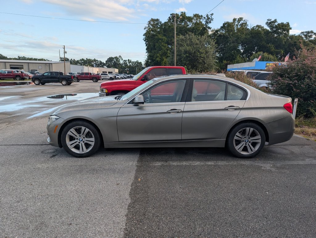 Used 2017 Silver BMW 330i image 2