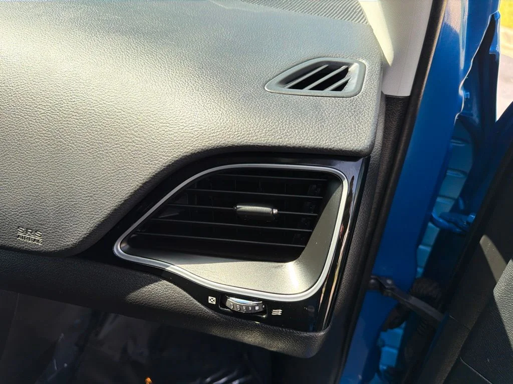 Used 2021 Blue Jeep Latitude Plus image 18
