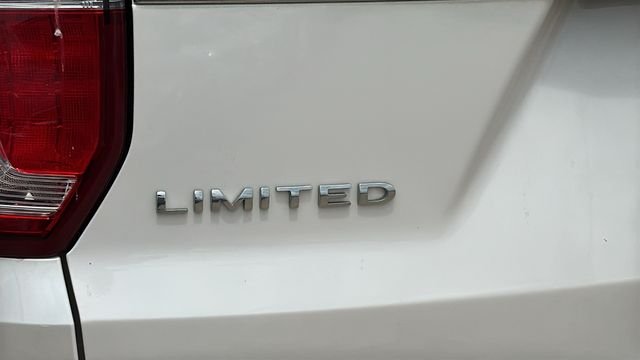 Used 2018 White Ford Limited image 10
