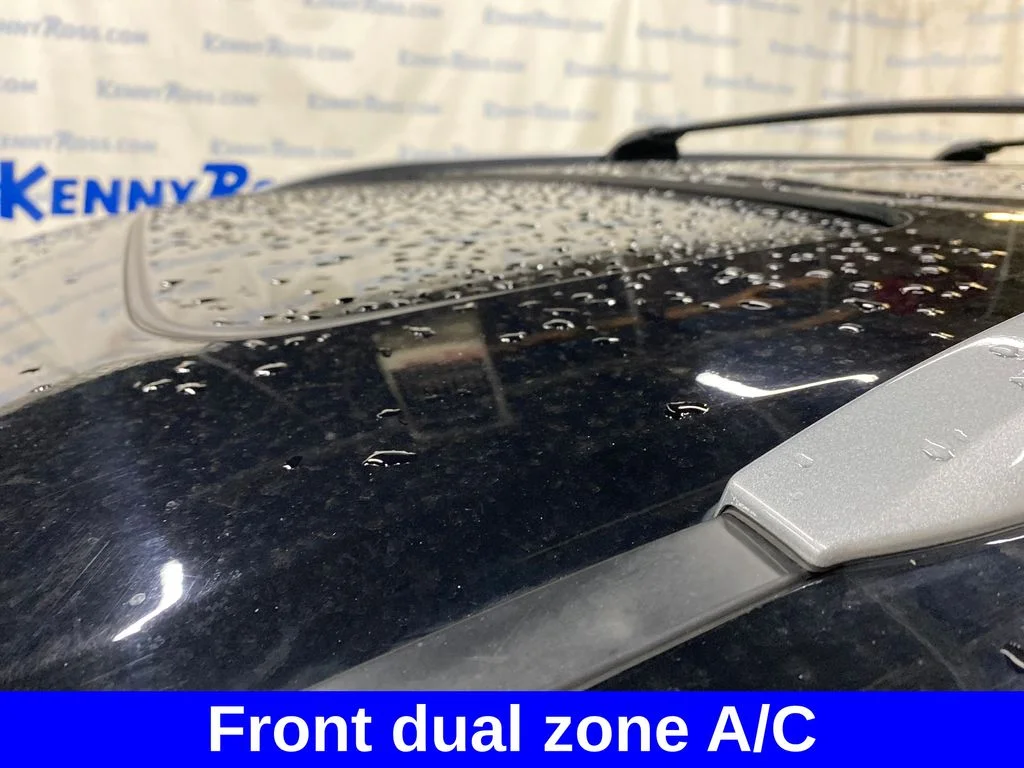 Used 2017  Honda Touring image 11