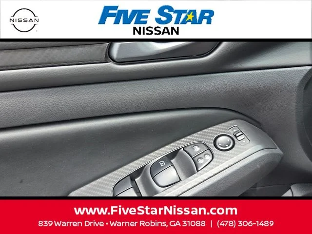Used 2025 Silver Nissan 2.5 S image 25