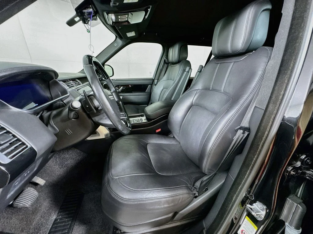Used 2019 Black Land Rover 3.0L V6 Supercharged HSE image 26
