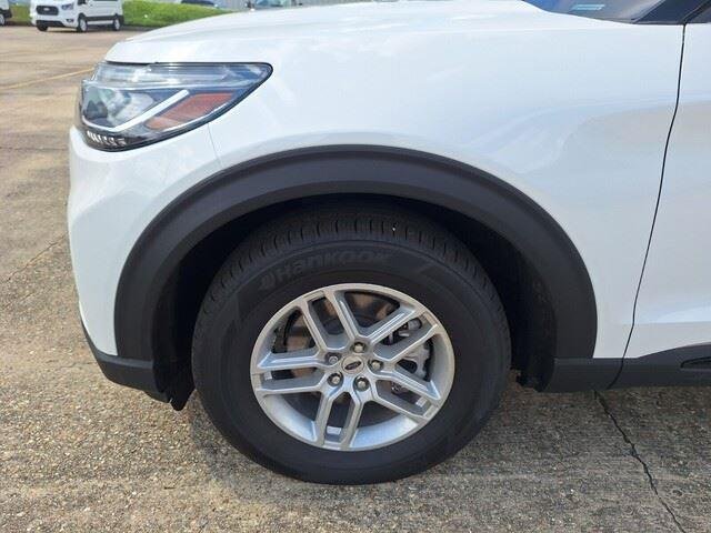 New 2026 Star White Metallic Tri-Coat Ford Active image 25