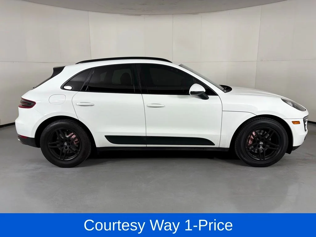 Used 2018 White Porsche Base image 11