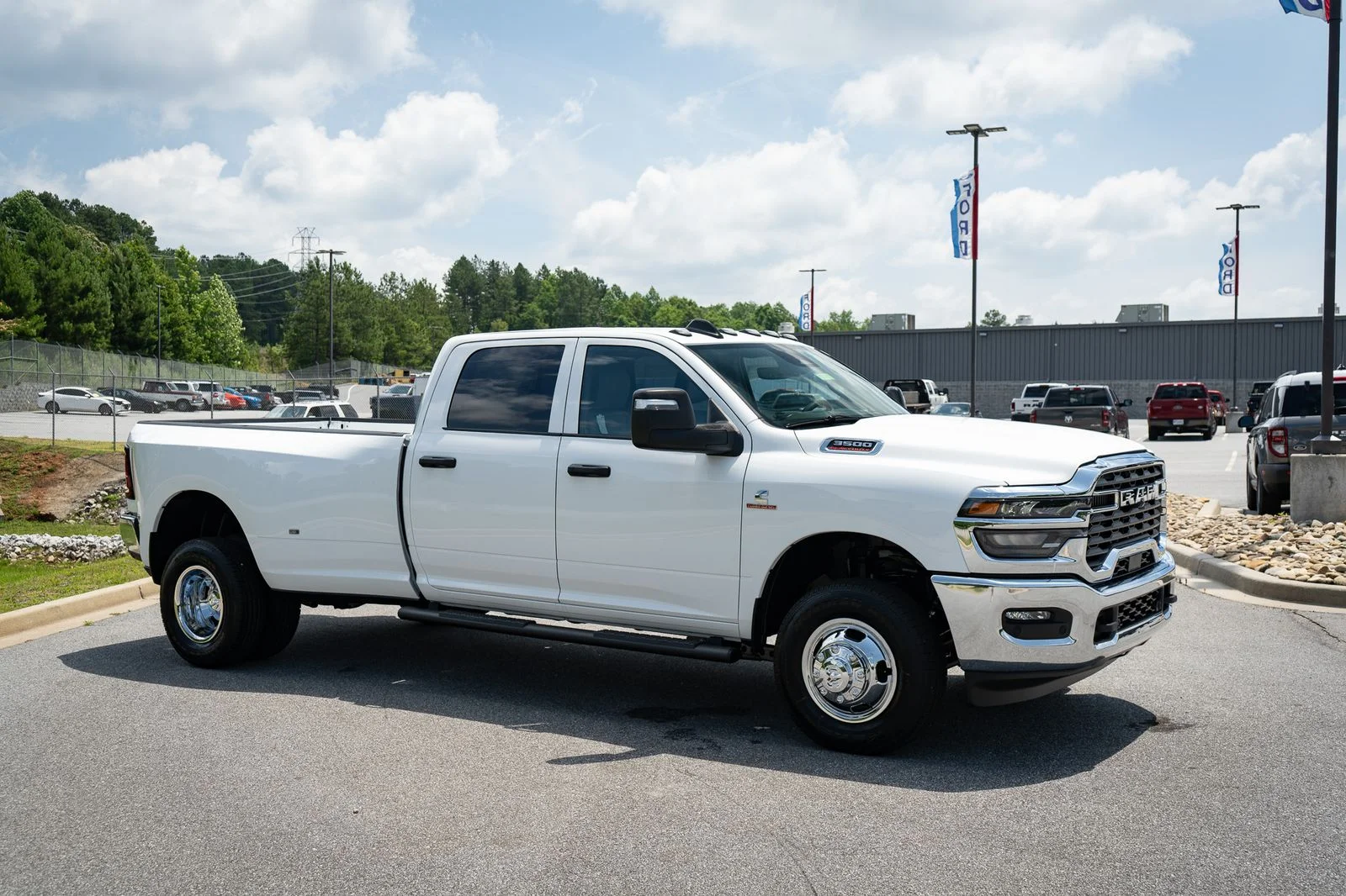 New 2026 Bright White Clear-Coat Exterior Paint RAM Tradesman image 12