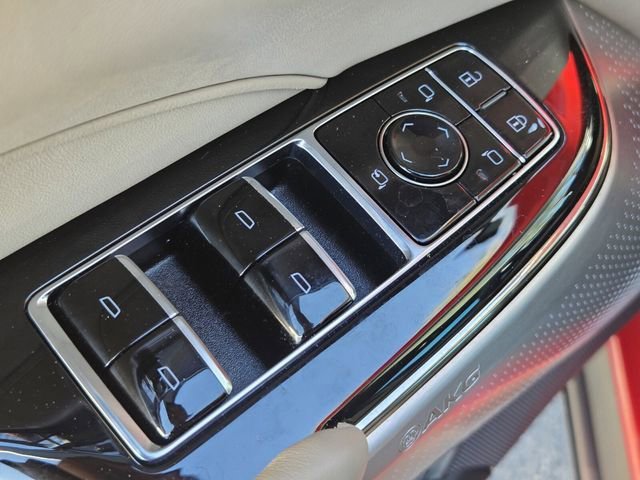 2025 Cadillac LYRIQ Luxury 3 - Photo 18