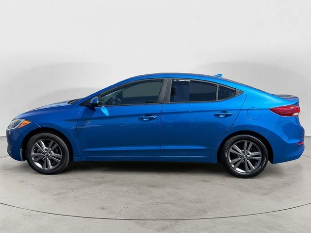 Used 2017 Blue Hyundai SE image 8