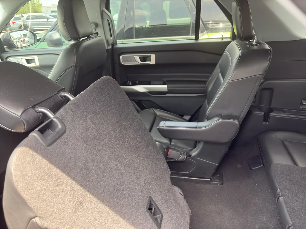 Used 2023 Agate Black Metallic Ford XLT image 6