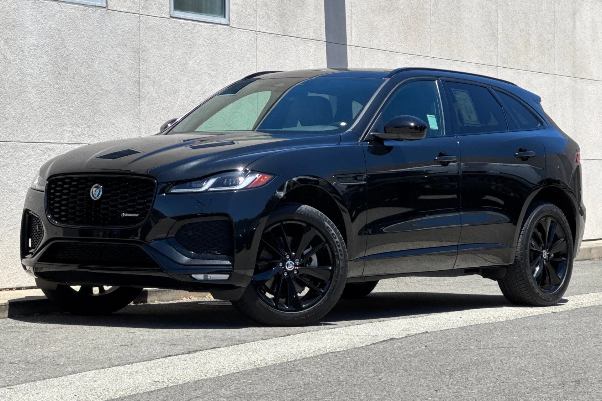 2024 Jaguar F-PACE P250 R-Dynamic S's photo