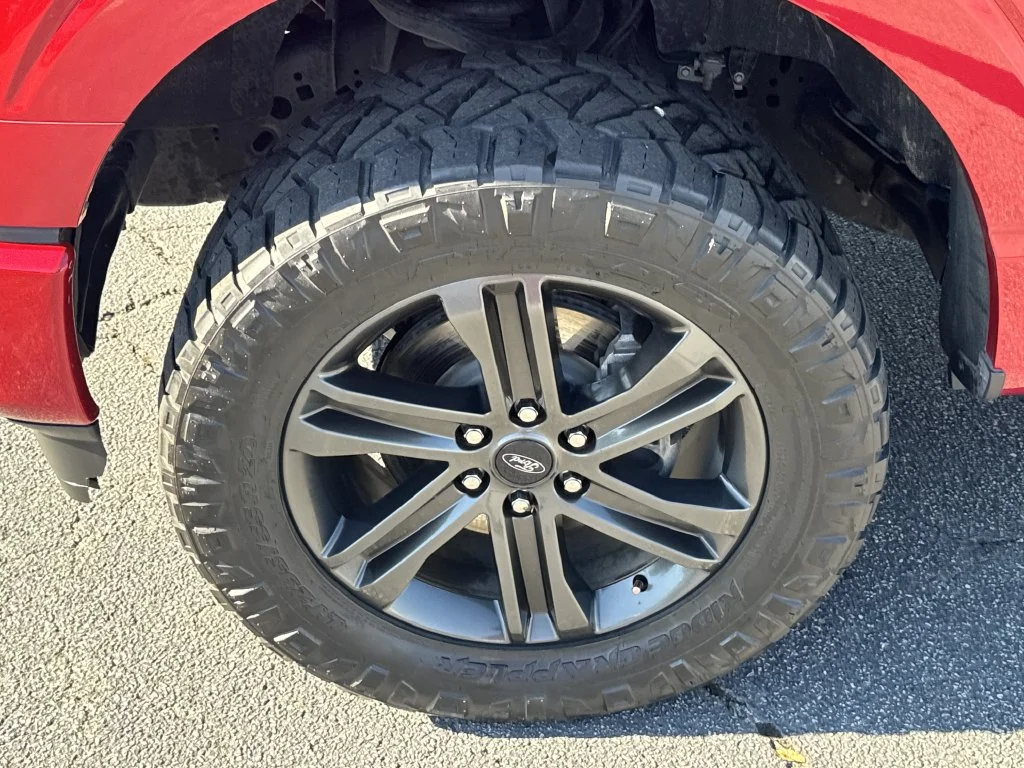 Used 2022 Red Ford XLT image 11