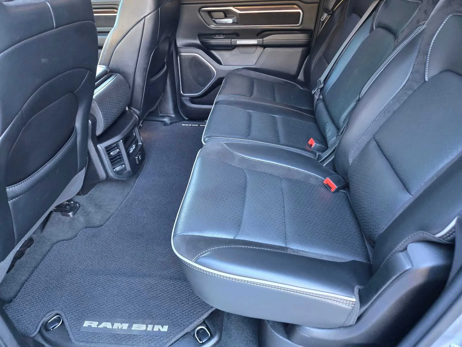 2022 RAM Ram 1500 Pickup Laramie - Photo 14