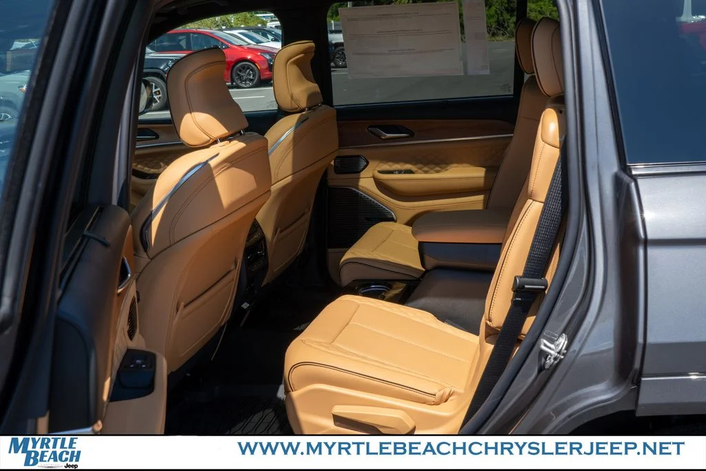 New 2026 Baltic Gray Metallic Clear-Coat Exterior Paint Jeep Summit image 14