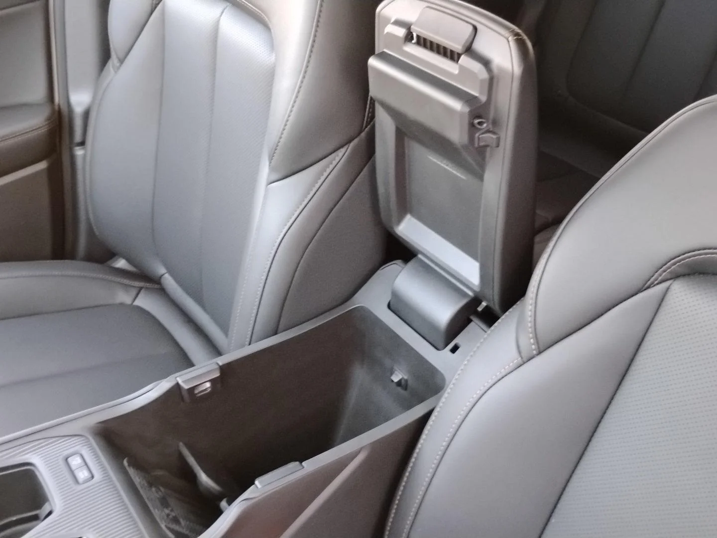 2026 Jeep Cherokee Limited - Photo 18