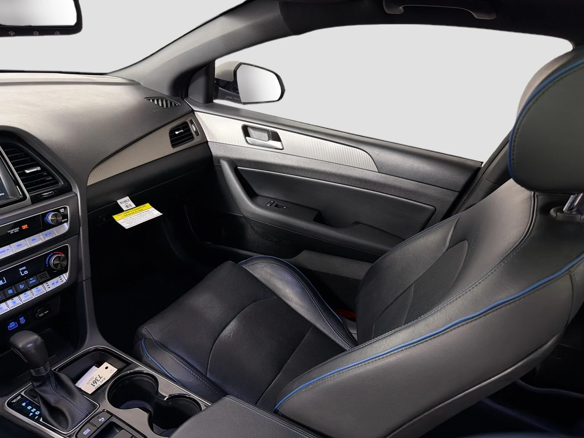 Used 2019 White Hyundai Limited image 26