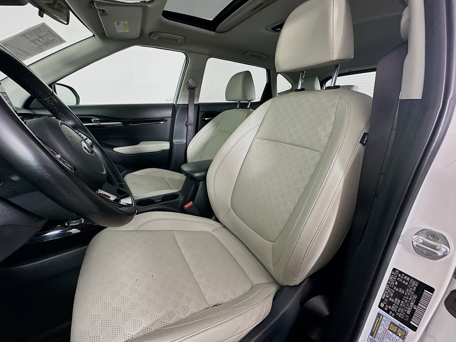 Used 2021 Snow White Pearl Kia EX image 20