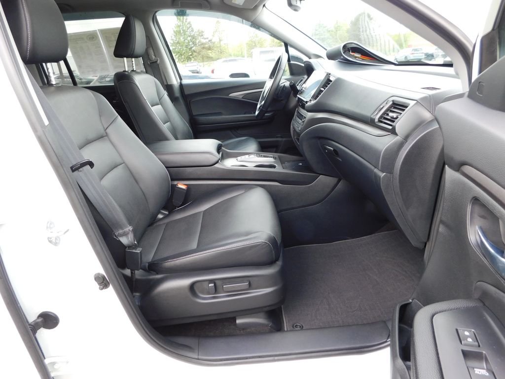 Used 2025 White Honda RTL image 23