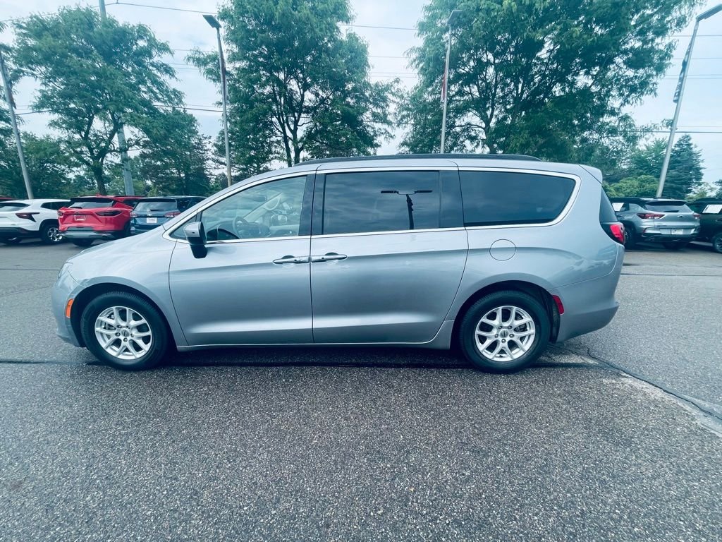Used 2021 Silver Chrysler LXI image 2